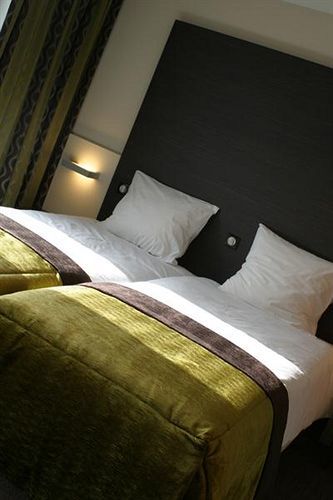 Le Merceny Motel Bastogne Ngoại thất bức ảnh